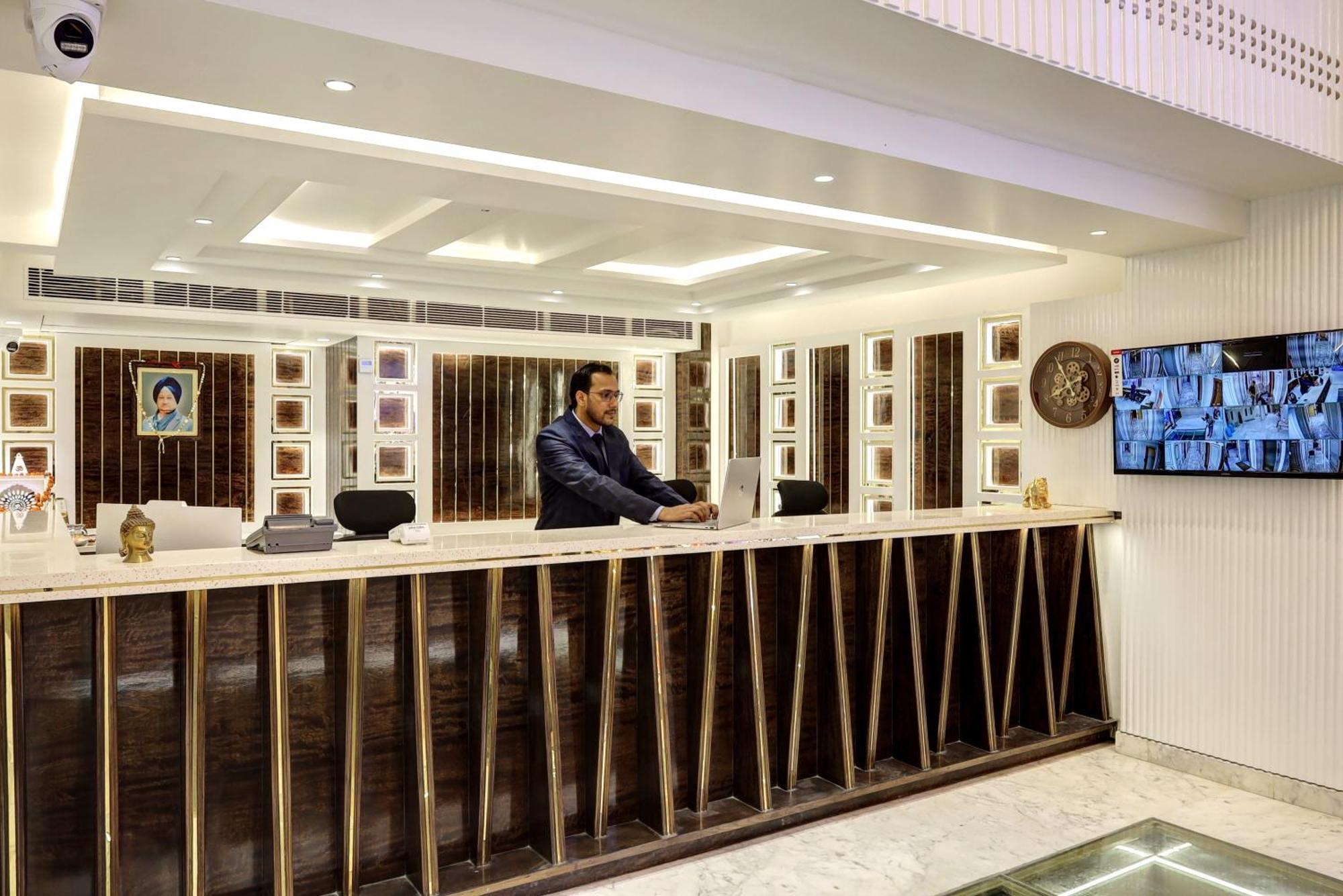 Hotel Namaste Hindustan Just A Minute Away From New Delhi Railway Station And Connaught Place Nova Deli Exterior foto